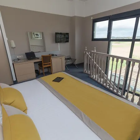 Hotel Le Paddock Magny-Cours Buitenkant foto