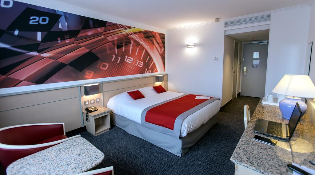 Hotel Le Paddock 4*